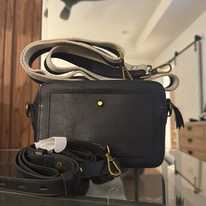Madewell black leather camera bag small crossbody purse sling